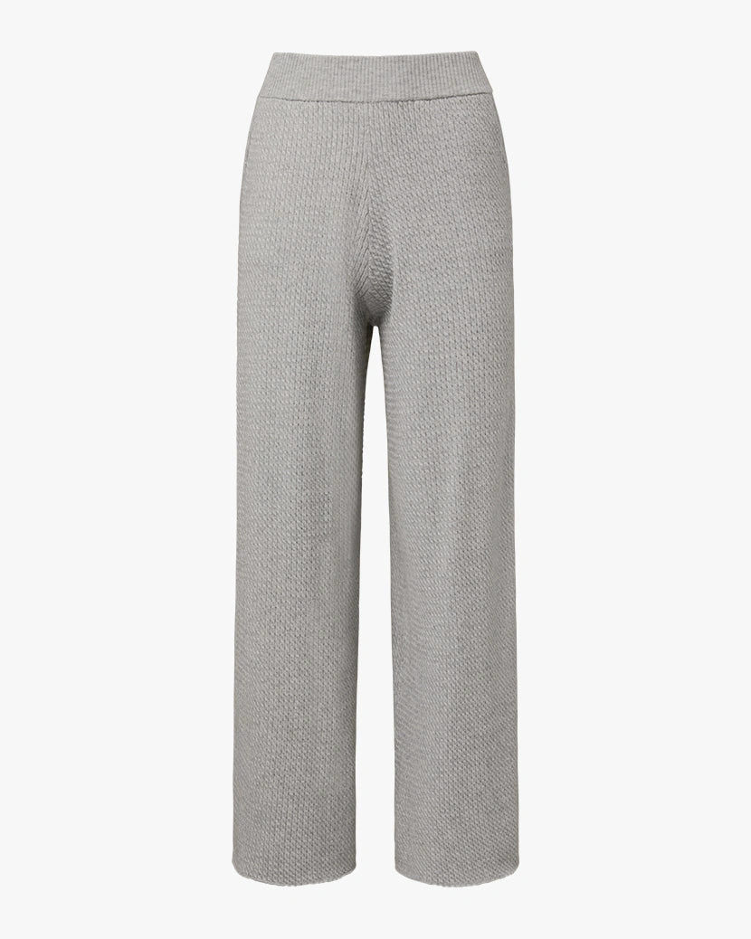 Effortless Chic: Wide-Leg Pull-On Pants. So Comfy, So Stylish. Your New Everyday Favorite.